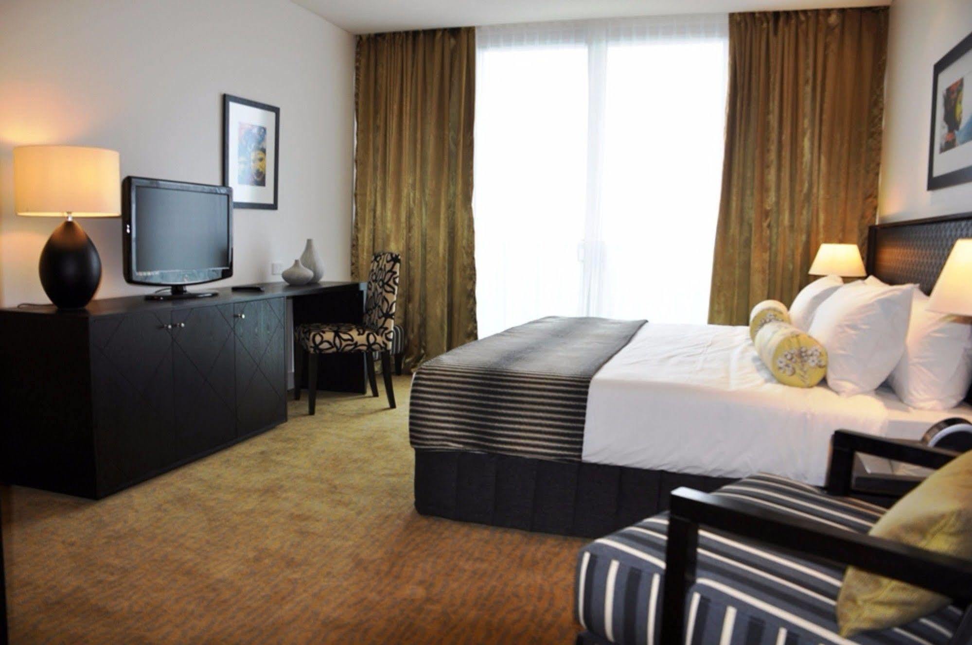 Grand Papua Hotel, A Member Of Radisson Individuals Port Moresby Room photo